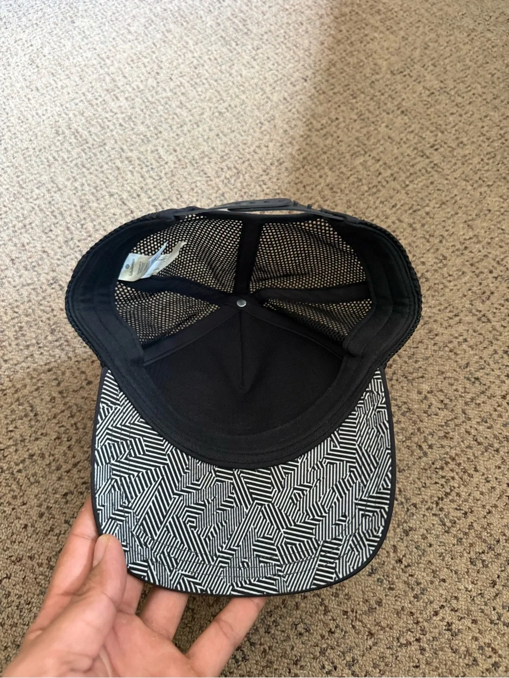lululemon athletica Black SW2O Performance Trucker Hat